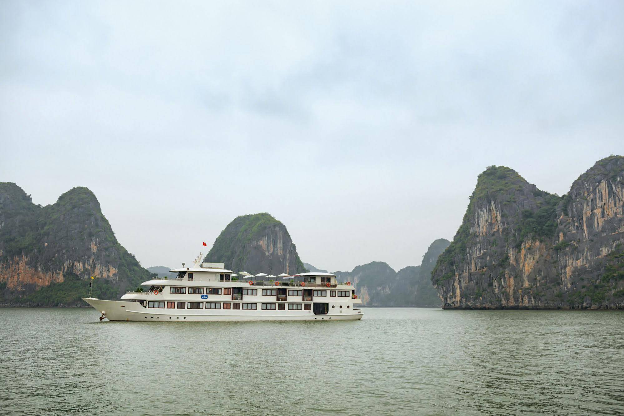 La Vela Premium Cruise - Managed By Paradise Cruises Ha Long Eksteriør billede