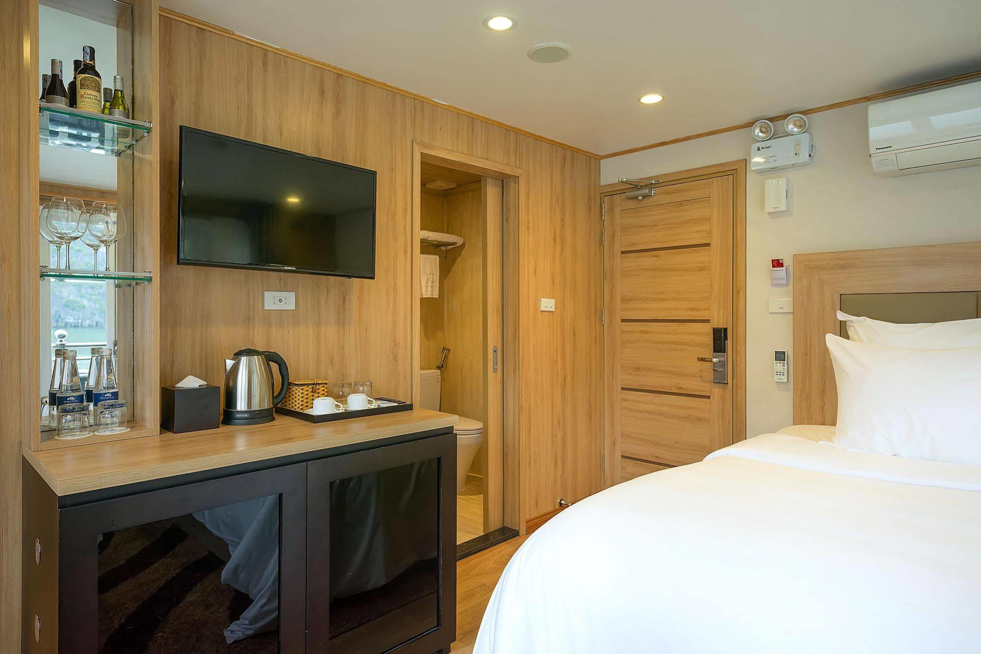 La Vela Premium Cruise - Managed By Paradise Cruises Ha Long Eksteriør billede